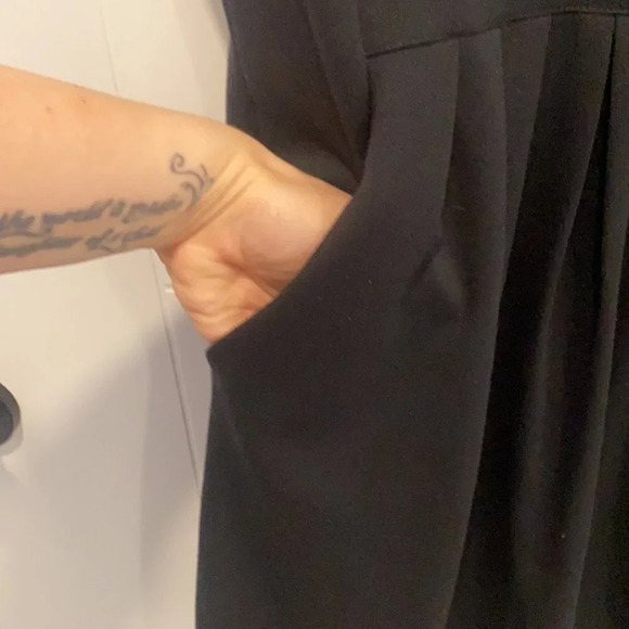 Vero Moda little black  dress with pockets - Picture 3 of 10